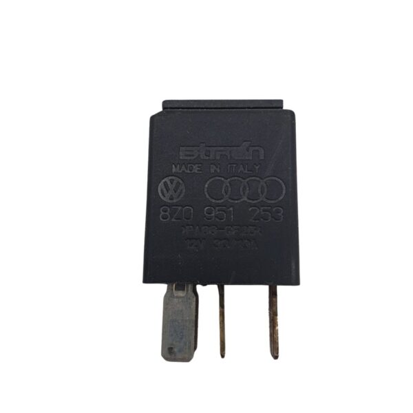 8Z0951253 Audi VW Seat Relais Wasserpumpe Relais 395