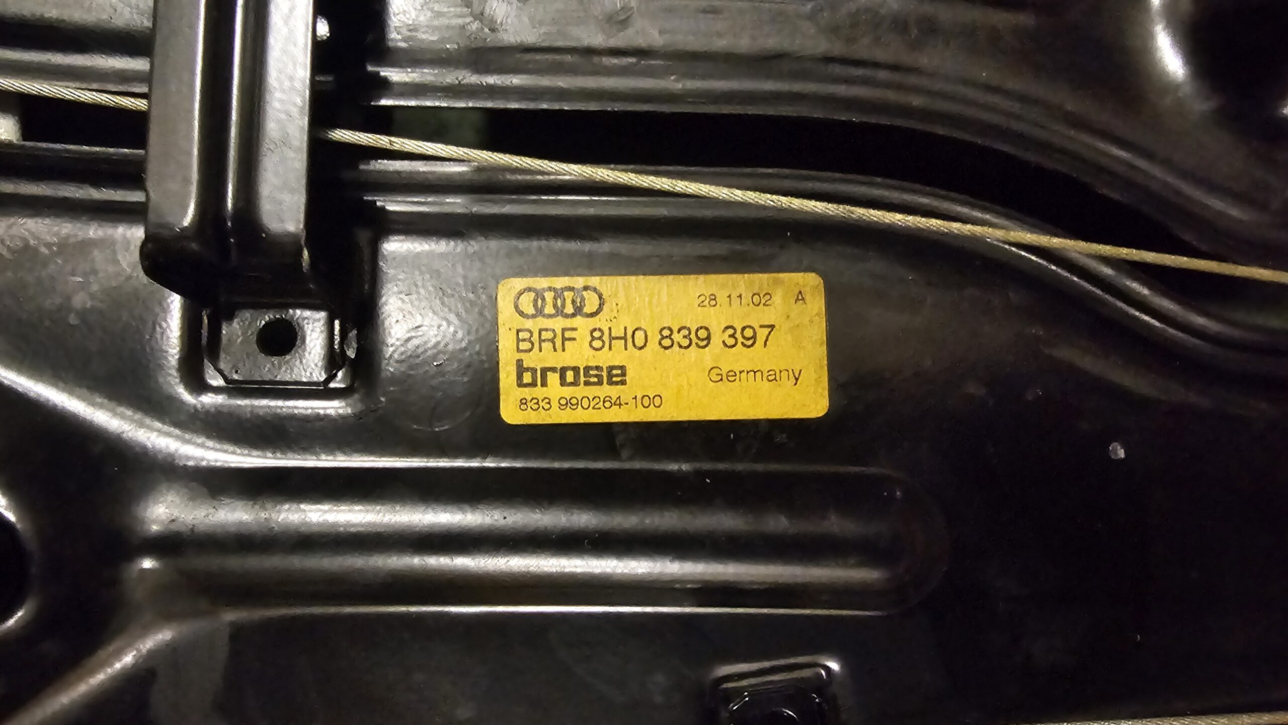 8H0839397 Audi A4 B6 B7 Cabrio Fensterheber mit Motor und Scheibe hinten links – Bild 5