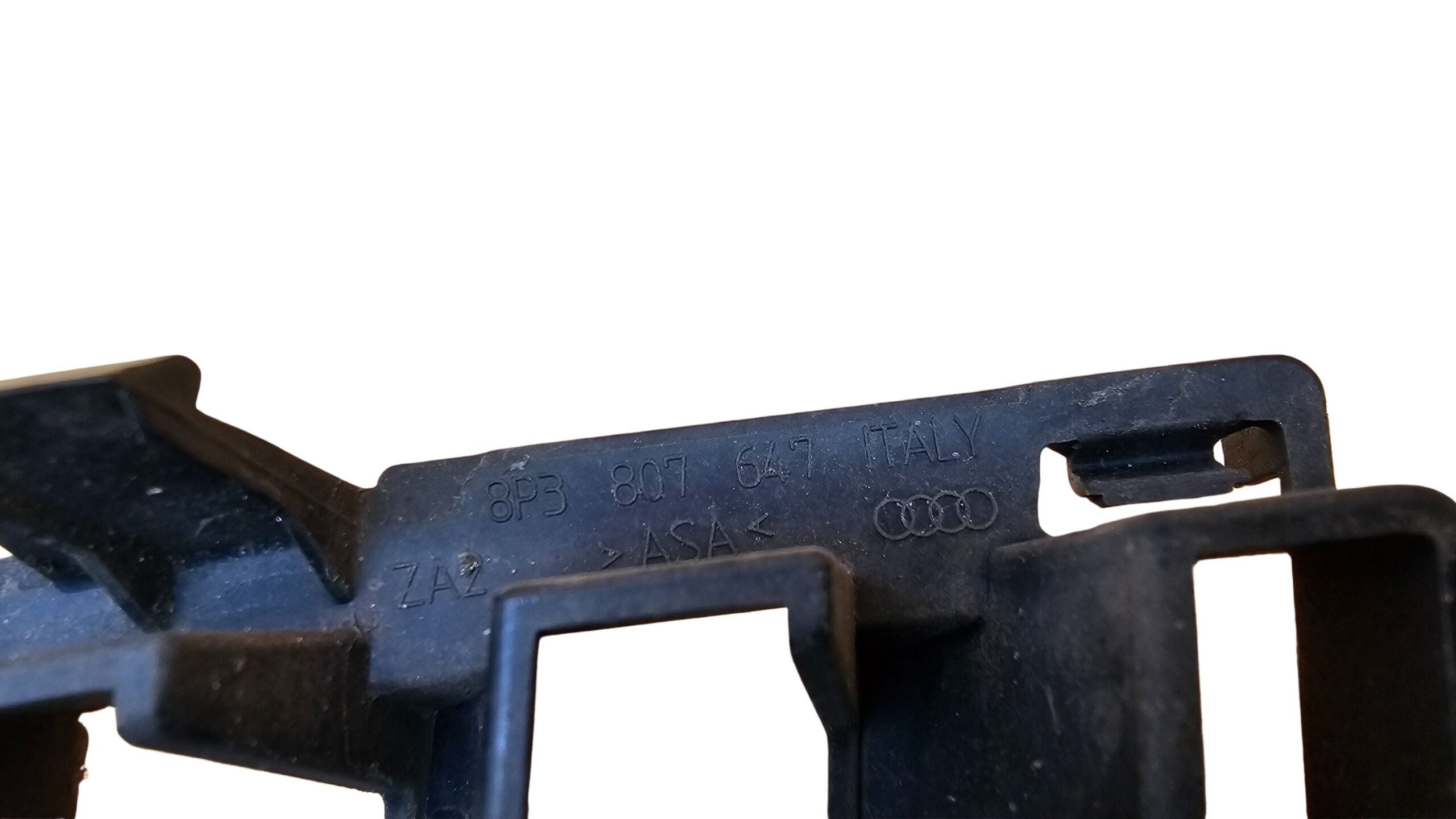 8P3807647 Audi A3 8P Kühlergrill Frontgrill Mitte Grill Stoßstange Vorne – Bild 9