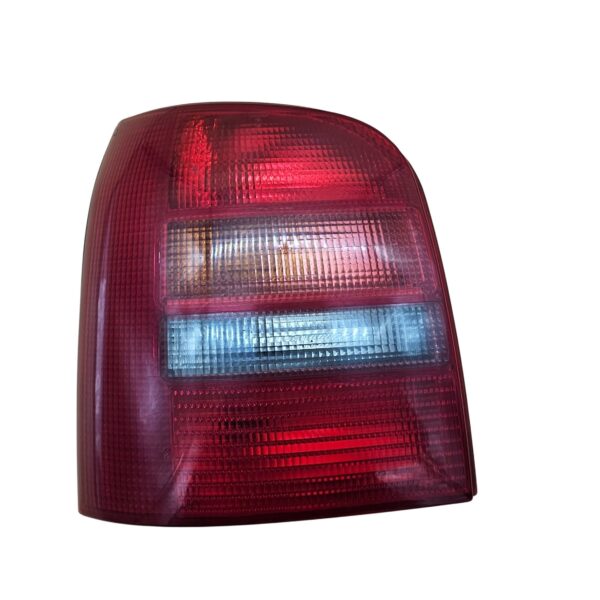 8D9945095A+8D9945257 Audi A4 B5 8D Rückleuchte Links mit Lampenträger