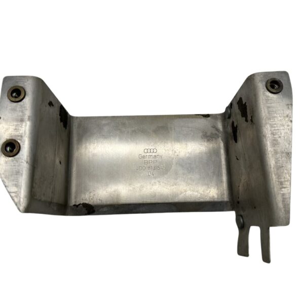 4D0813545 Audi A8 D2 Halterung Zentralverriegelungspumpe