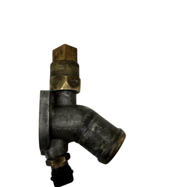 034121133 Audi 80/90/Coupe 81/85/89/100/200 44/C4 2.0-2.3l Kühlwasserflansch