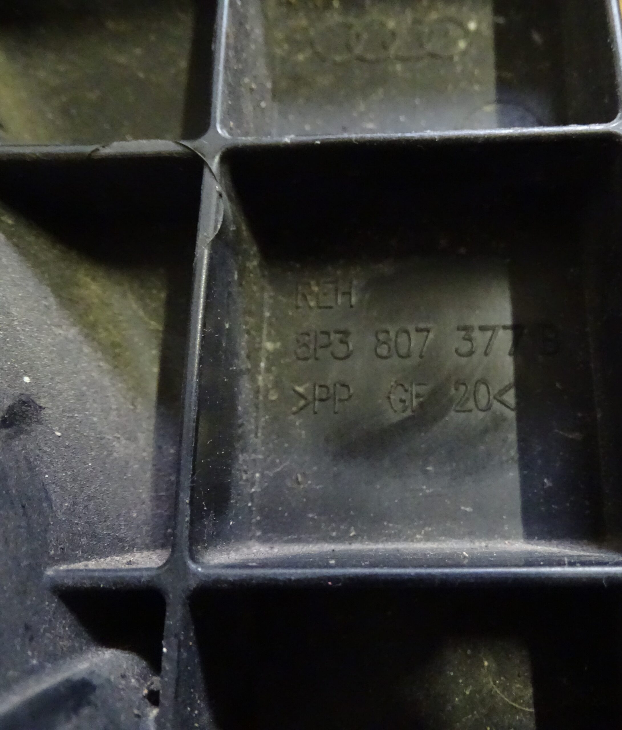 8P3807377B Audi A3 S3 8P Halter Stoßstange 3-Türer Stoßstangenhalter Führungsteil hinten links – Bild 3