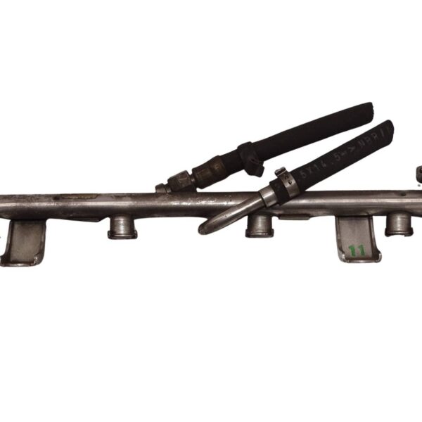 058133681 Audi A4, A6,  1.8l 125-150PS Einspritzleiste + Benzindruckregler