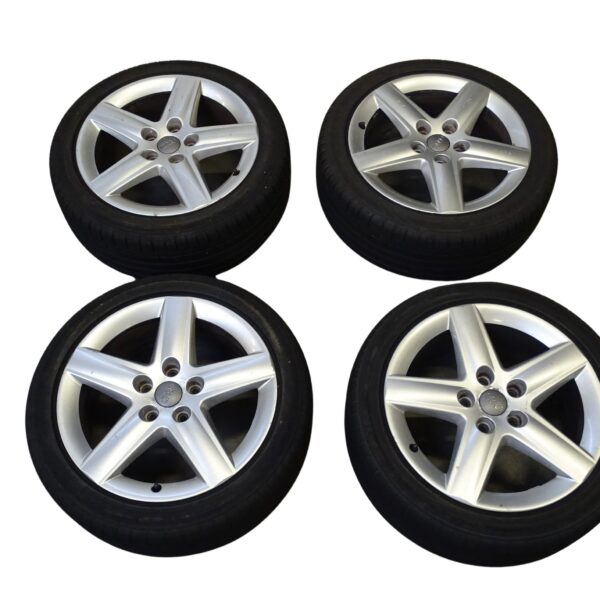 8P0601025D Audi A3 8P Alufelgen Satz 5-Speichen Silber 7,5x17 ET56 LK 5x112