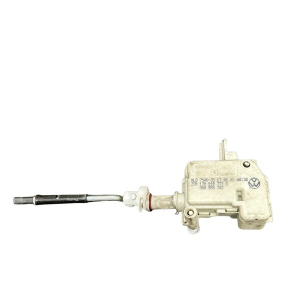 1J0810773B VW Golf 4 Bora Touareg Stellelement Zentralverriegelung rechts hinten Tankdeckel
