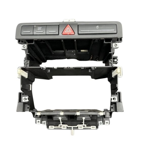 8P0858005B Audi A3 8P Aufnahme Mittelkonsole Rahmen Radio Klimabedienteil