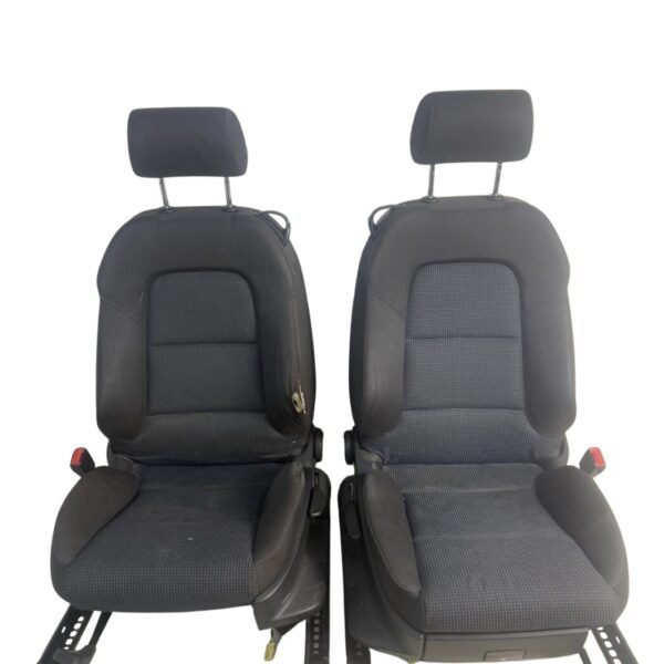 Audi A3 3 Türer Sitze Vorne mit Rücksitzbank Stoff Schwarz mit Sitzheizung vorne