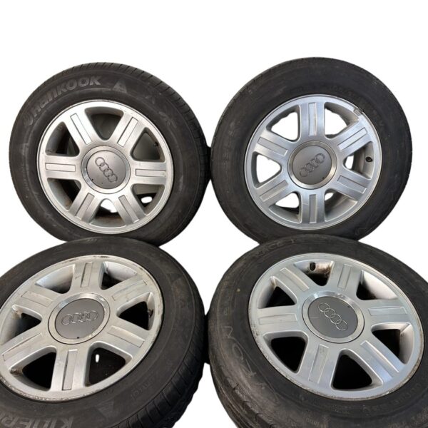 895601025R Audi 80 B4 Typ 89 Alufelgensatz Silber 7JX15 Zoll ET37