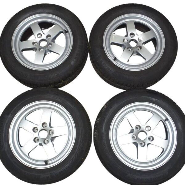 8W0601025 Audi Alufelgensatz 7Jx16 ET35 silber mit Winterreifen 205/60 R16