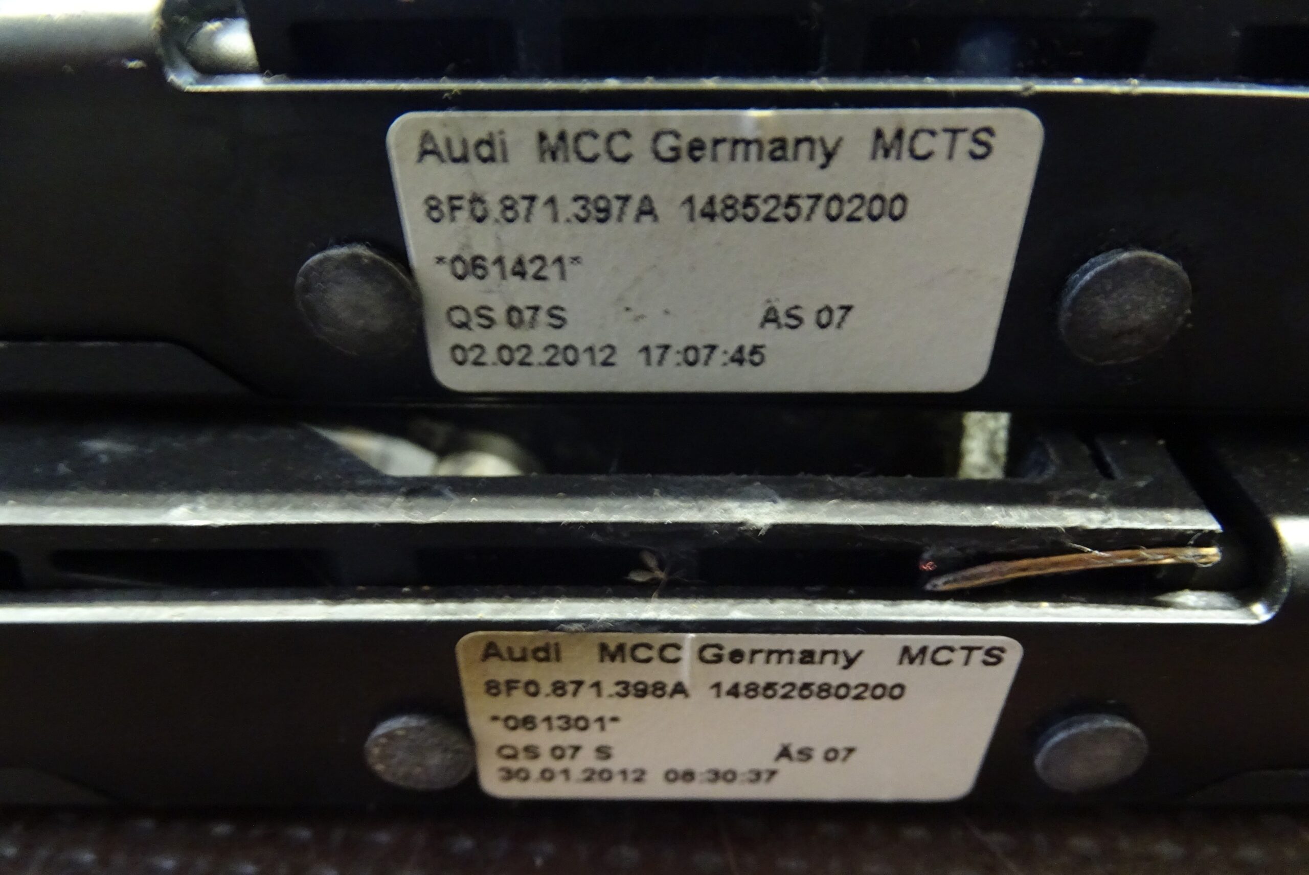 8F0871397A+8F0871398A Audi A5 8F Cabrio Verschlusselement Verdeck Dachverschluss Satz links+rechts – Bild 3