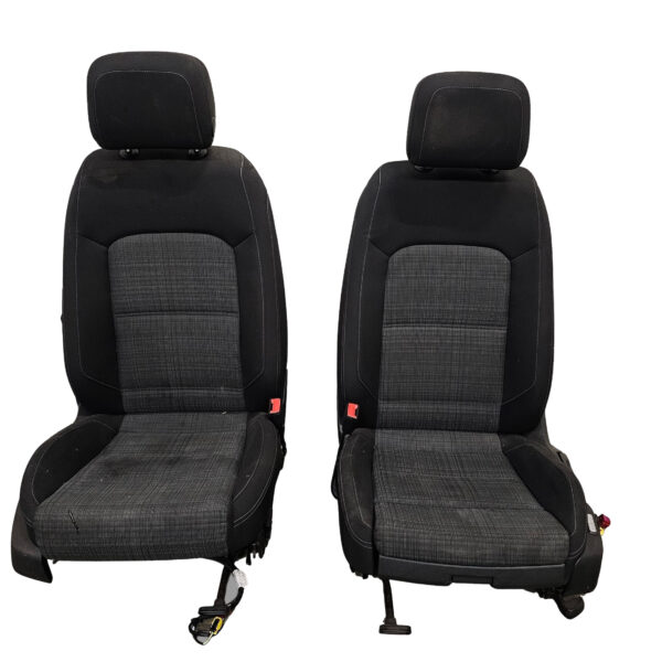 VW Passat 3G B8 Facelift Fahrersitz Ergo Comfort Beifahrersitz mit Heizung Vorne Rechts und Links