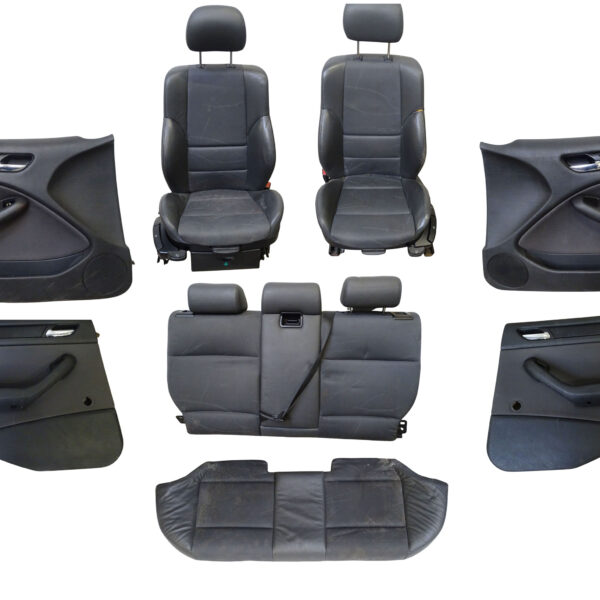 BMW 318i Touring Innenausstattung Jacquard Schwarzgrau Teilleder