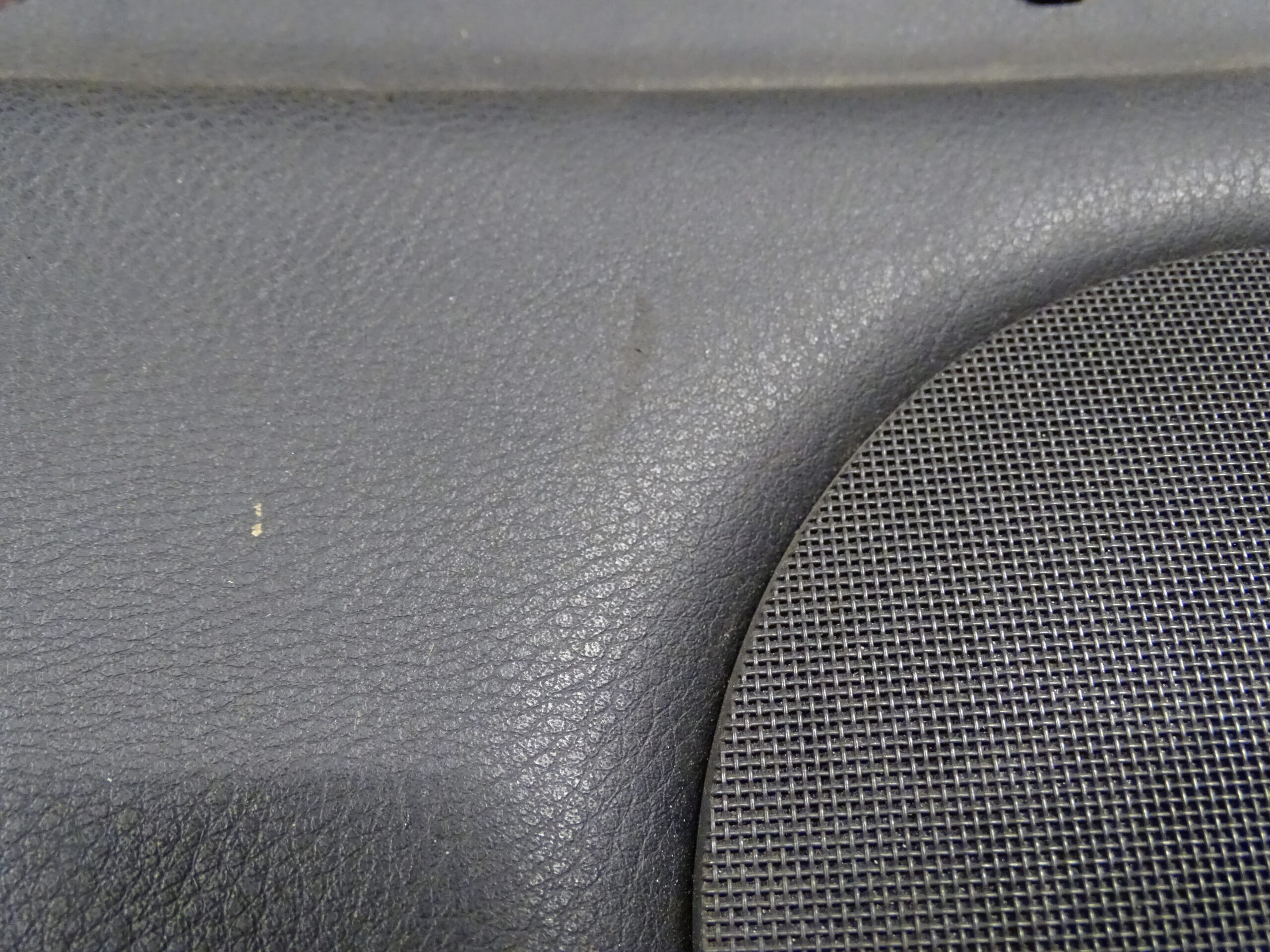 8G0867082T C75 Audi 80 Cabrio Typ89 Türpappe Einsatz Seitenverkleidung Rechts Hinten Leder Anthrazit B-Ware – Bild 2