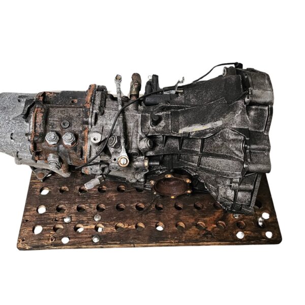 01E300048TX Audi A4 8E / B6 / Cabrio 8H 2.5l TDI BFC 6-Gang-Schaltgetriebe GAZ