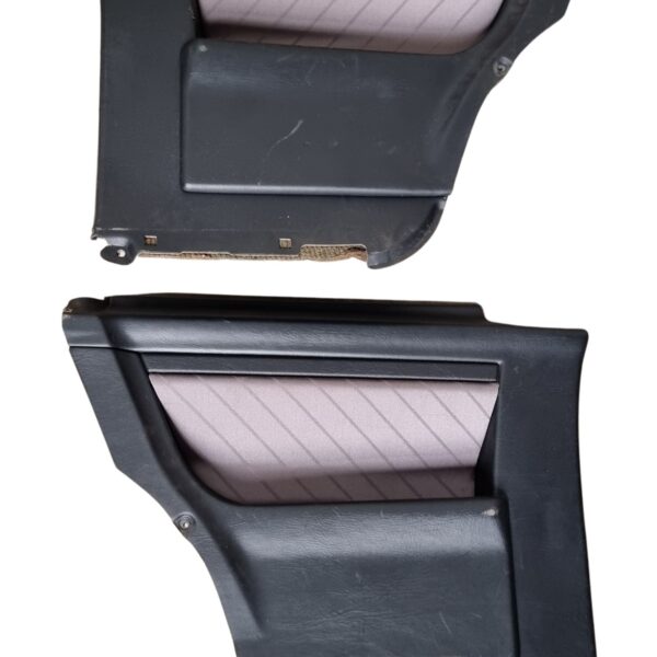 895867305B + 895867306B Audi Coupe Seitenverkleidung hinten Fahrerseite / Beifahrerseite