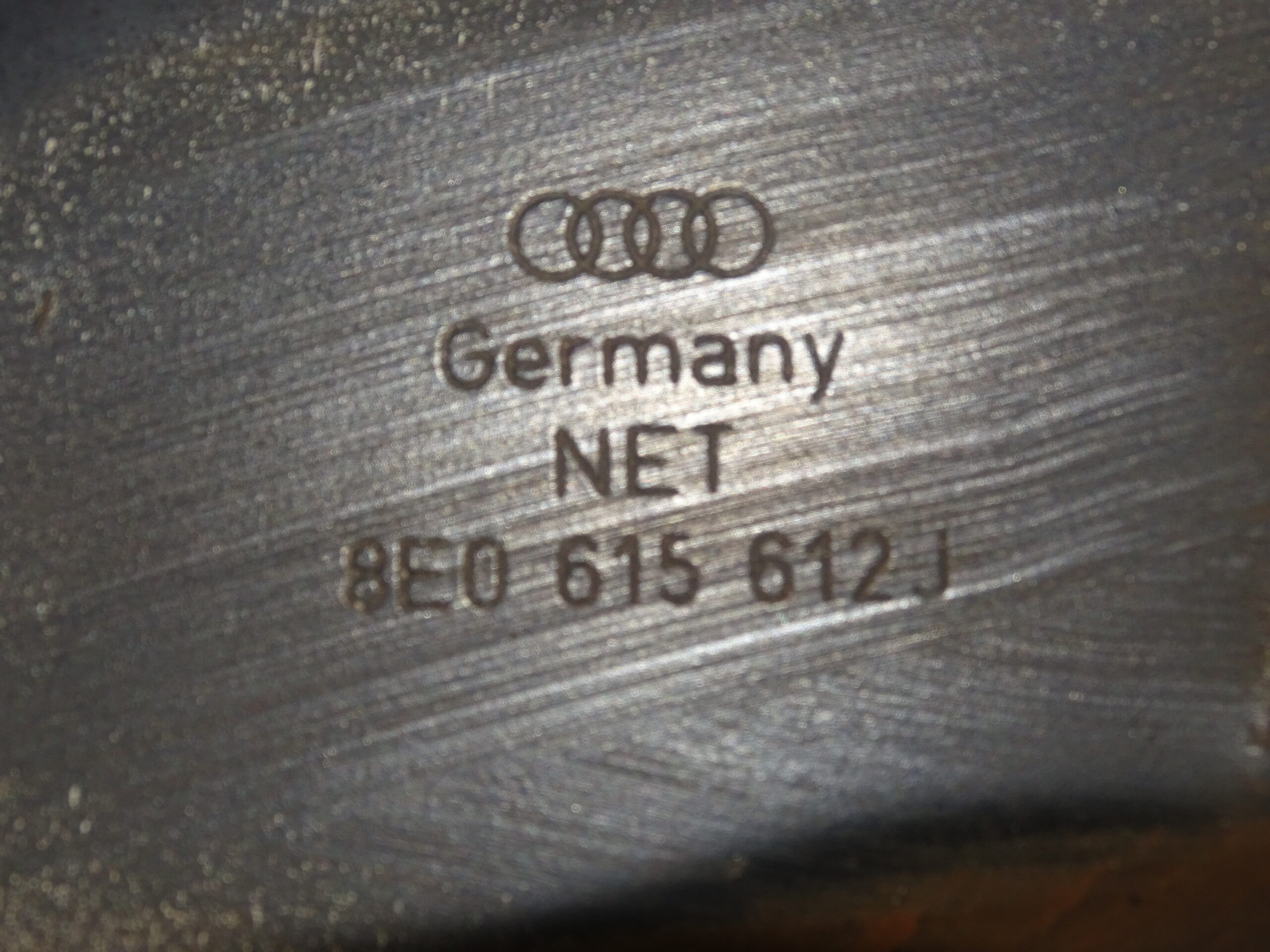 8E0615612J Audi A4 8E B6 B7 Cabrio 8H Deckblech Hitzeblech Ankerblech Bremsscheibe Rechts – Bild 5