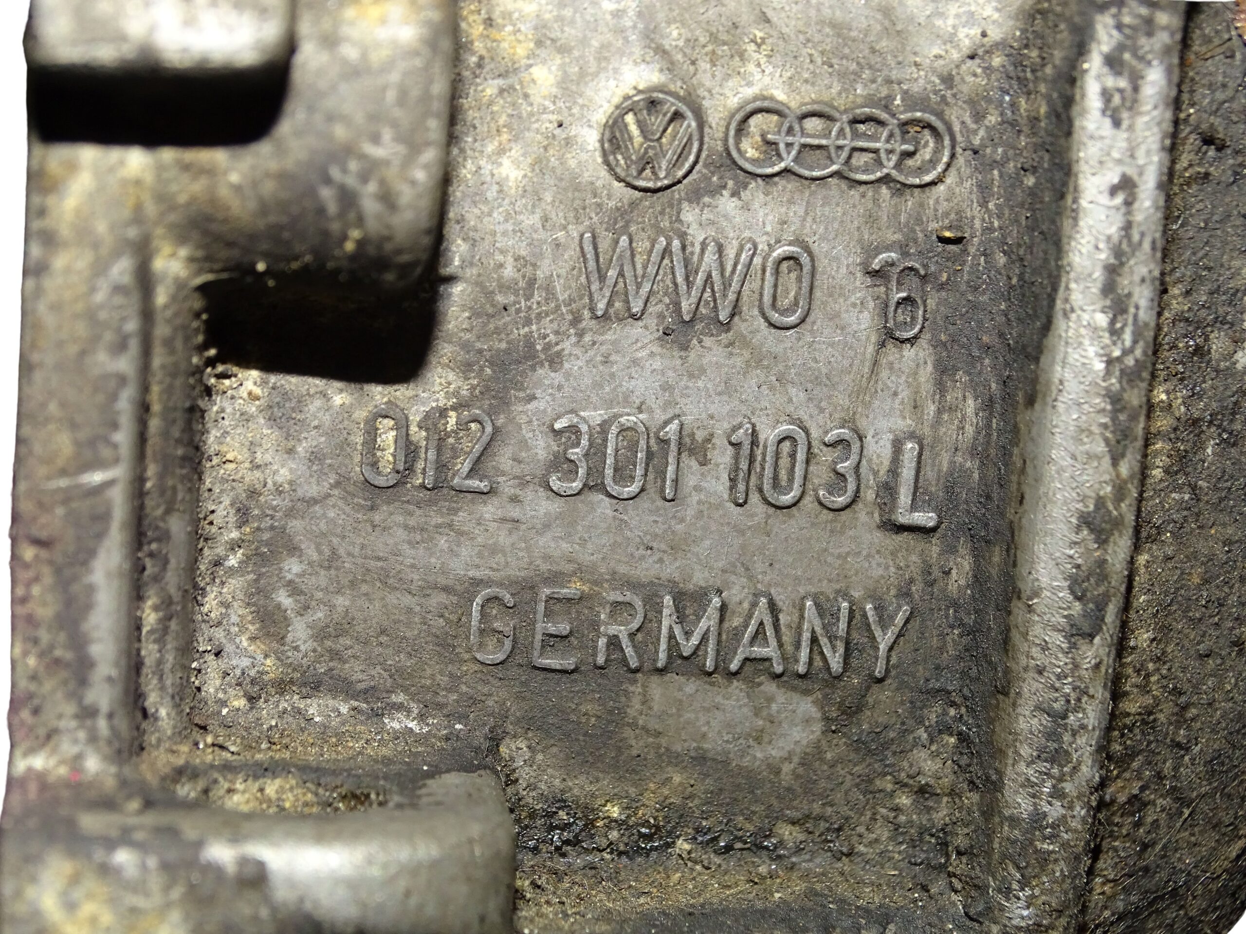 012300048DX / 012301103L Audi 100 A6 C4 80 B4 A4 B5 Cabrio Typ 89 2,6 V6 DHN/CPB 5 Gang Schaltgetriebe – Bild 8