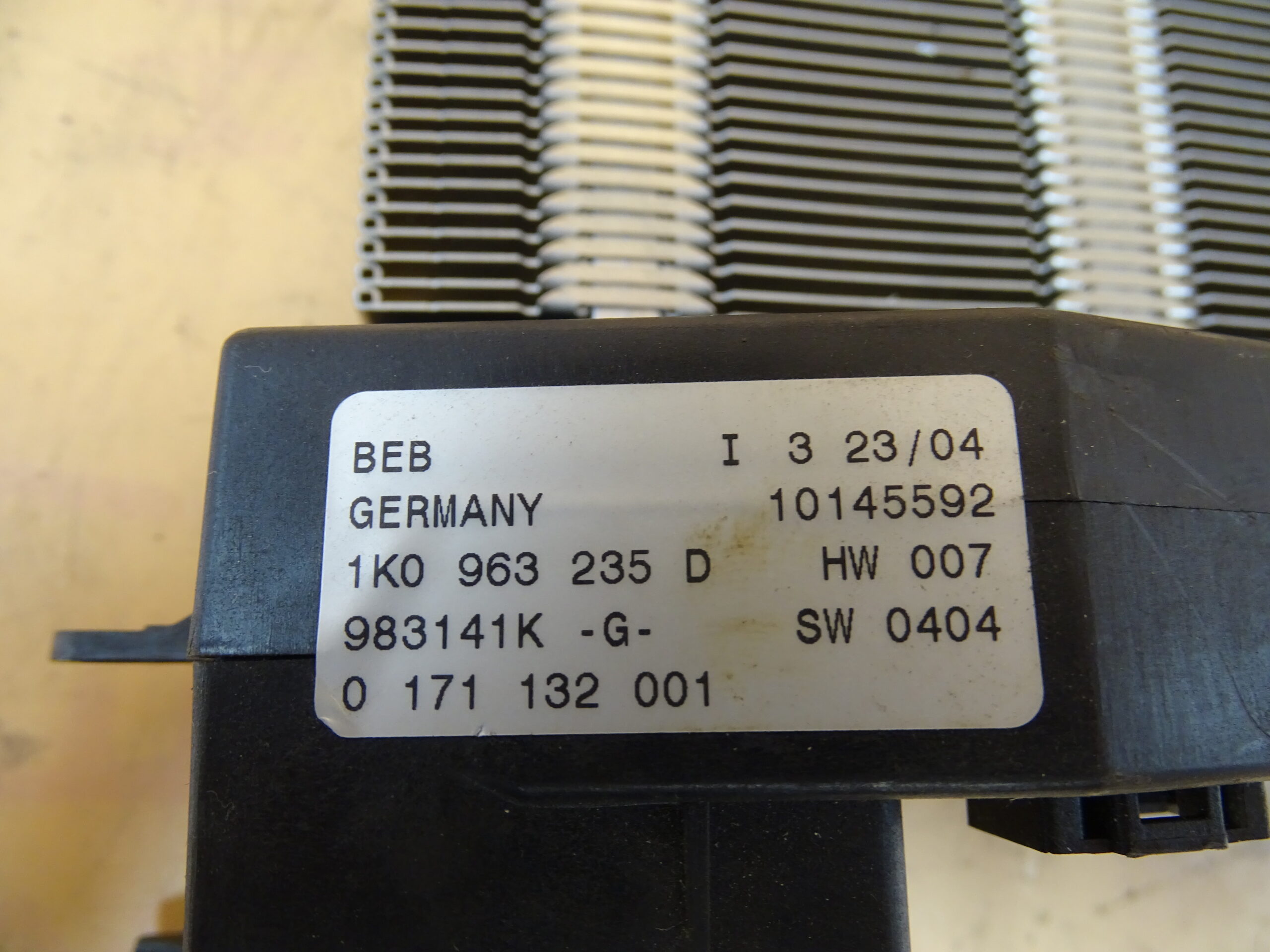 1K0963235D VW Audi Seat Skoda Steuergerät Elektrische Zuheizer Heizelement Luftzusatzheizung – Bild 4