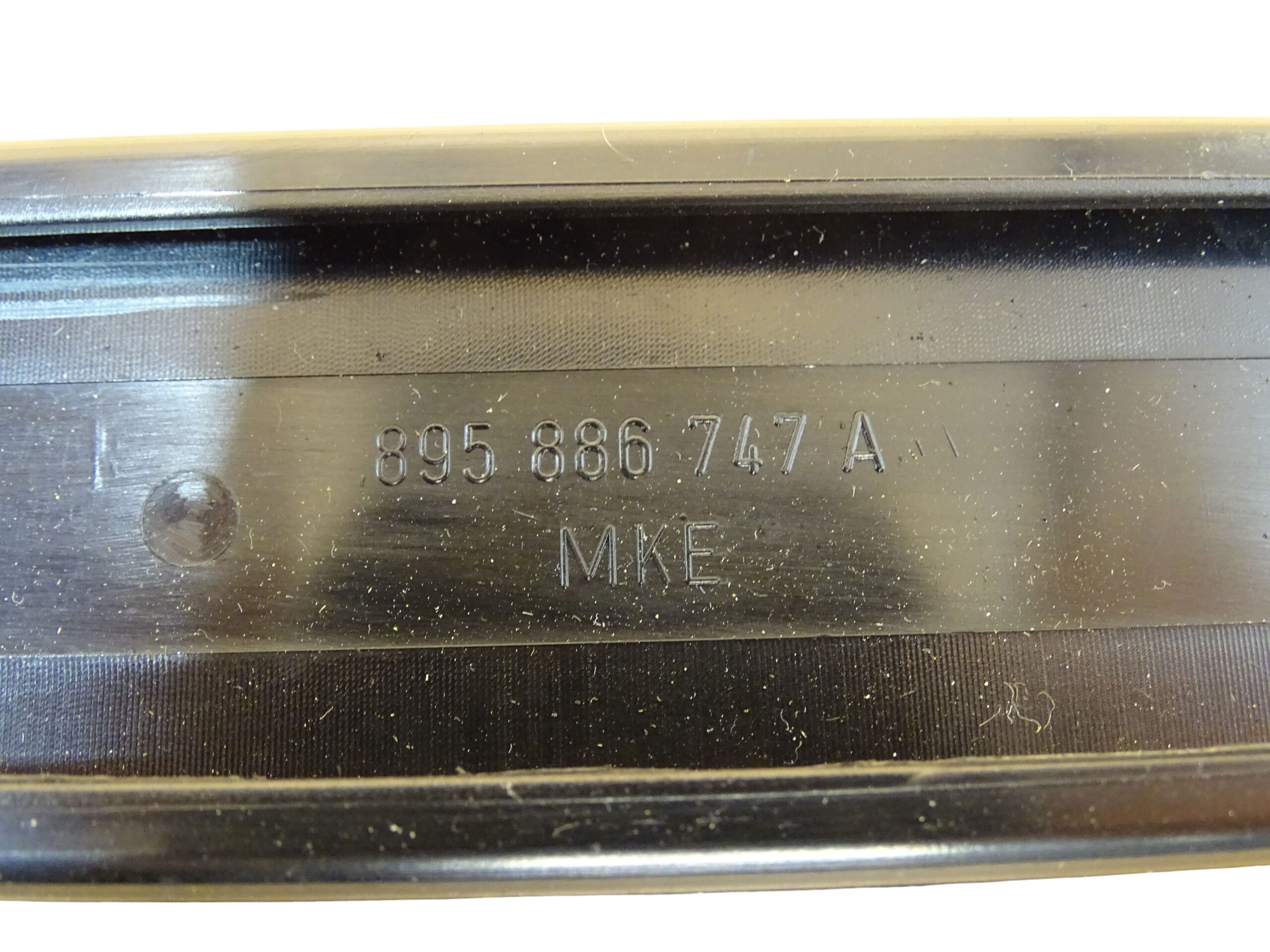 895886747A Audi 80 B4 Coupe Typ 89 Abdeckleiste Halterung Rücksitzbank Sonstiges Einzelteil Innenraum – Bild 3
