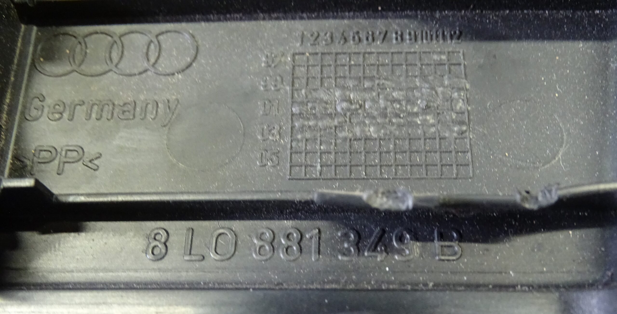 8L0881349B Audi A3 8P A6 C5 Verkleidung Abdeckung Sitzschiene vorne links schwarz – Bild 3