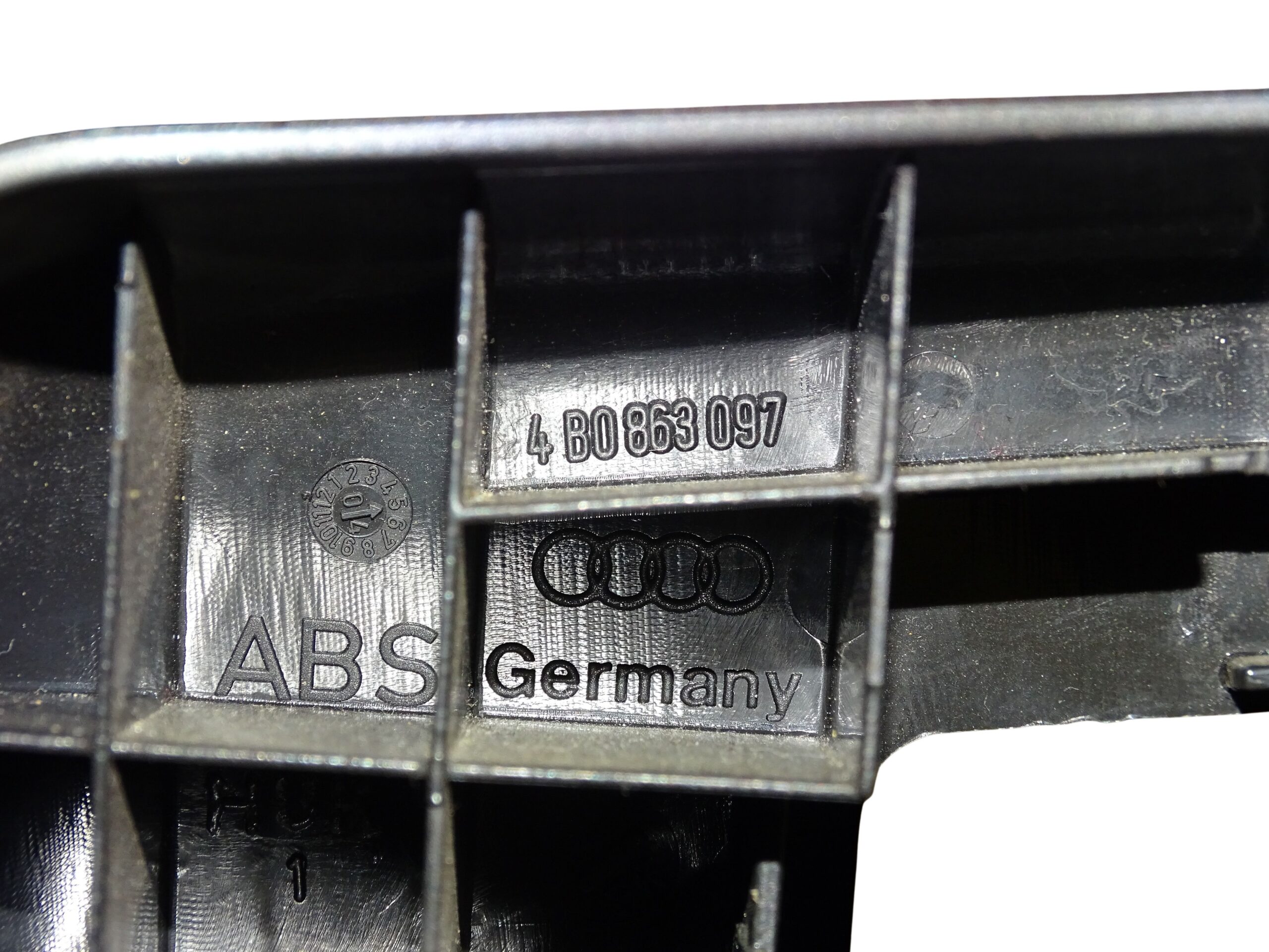 4B0863097 Audi A6 C5 Verkleidung Abdeckung Sitzschiene aussen vorne – Bild 3