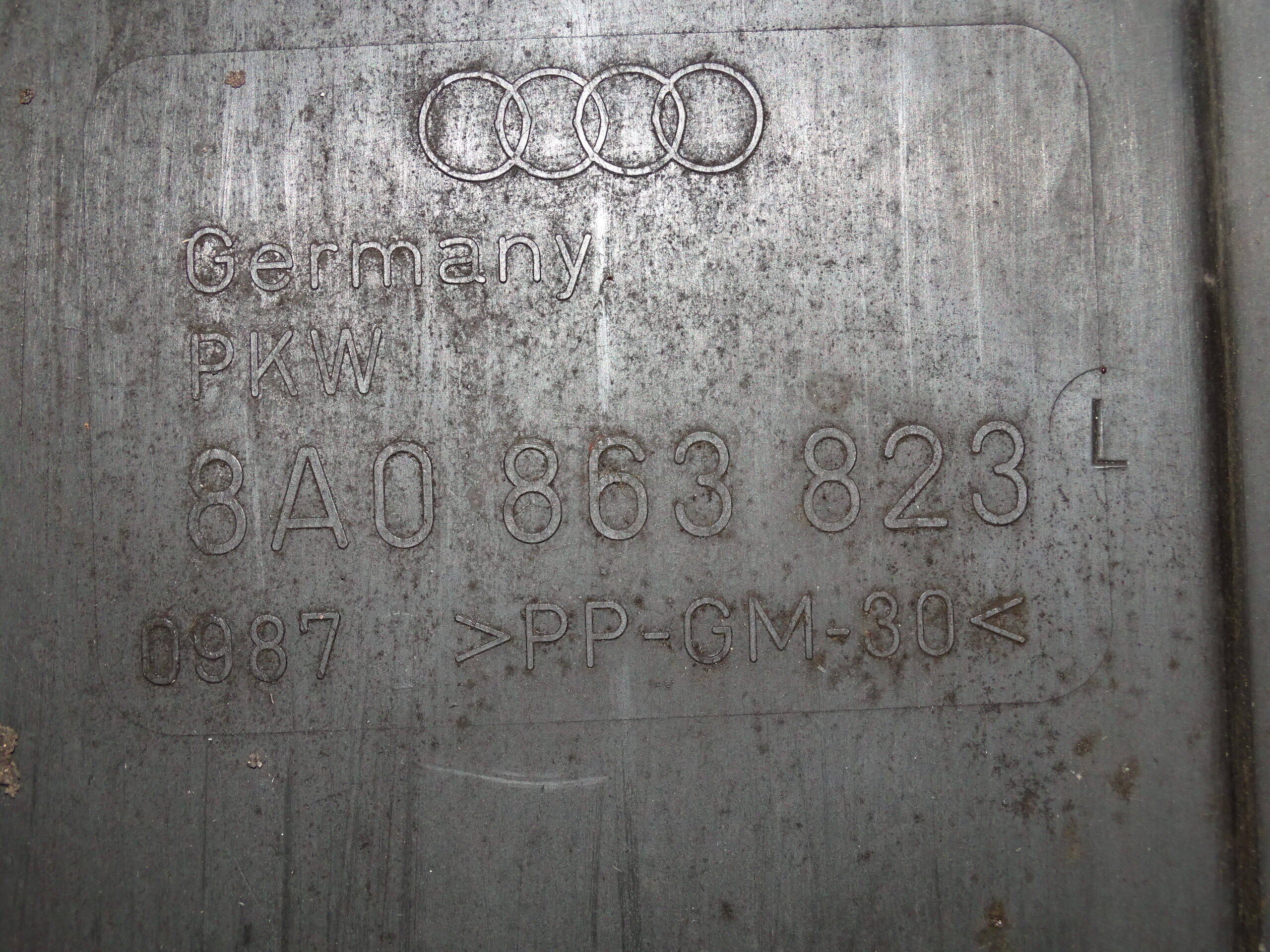 8A0863823L Audi 80 Cabrio Coupe S2 Geräuschdämpfung Unterbodenschutz Unterfahrschutz Vorne – Bild 15