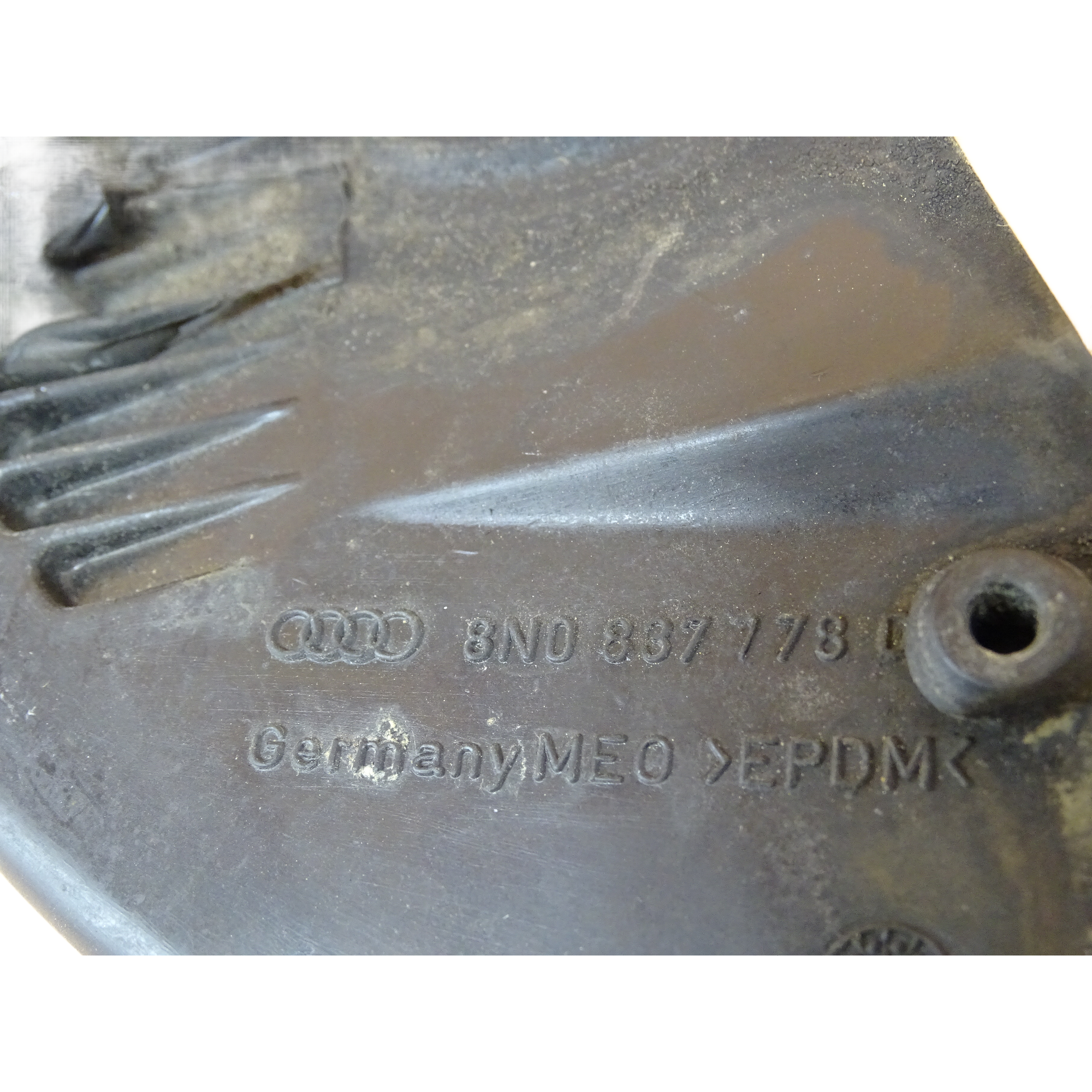 8N0837778D Audi TT Coupe 8N Dichtungsstück Türverkleidung vorne Rechts – Bild 5