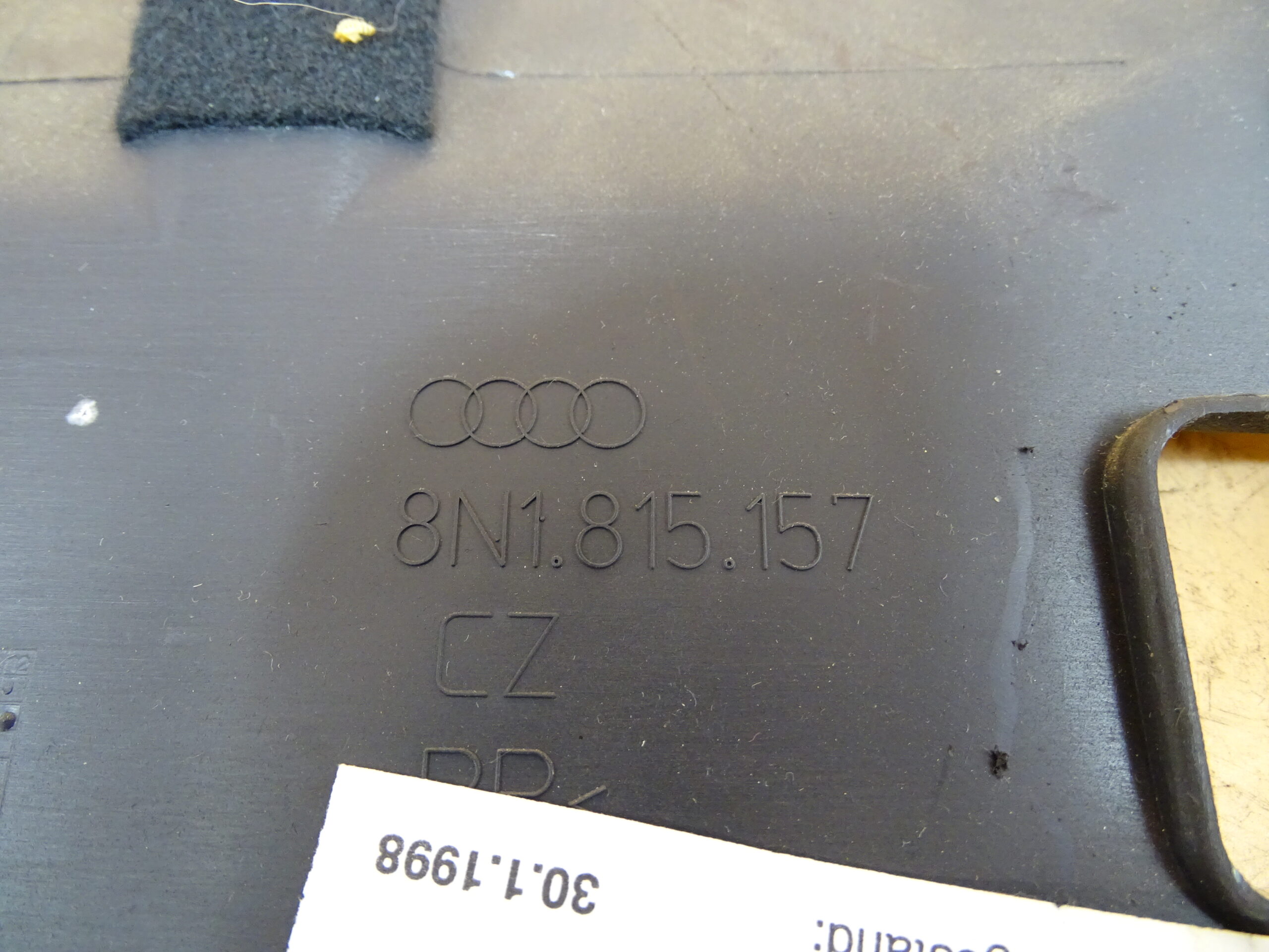 8N1815157 Audi TT Coupe 8N Fußraumverkleidung Verkleidung Abdeckung Mittelkonsole Verkleidung vorne links – Bild 6