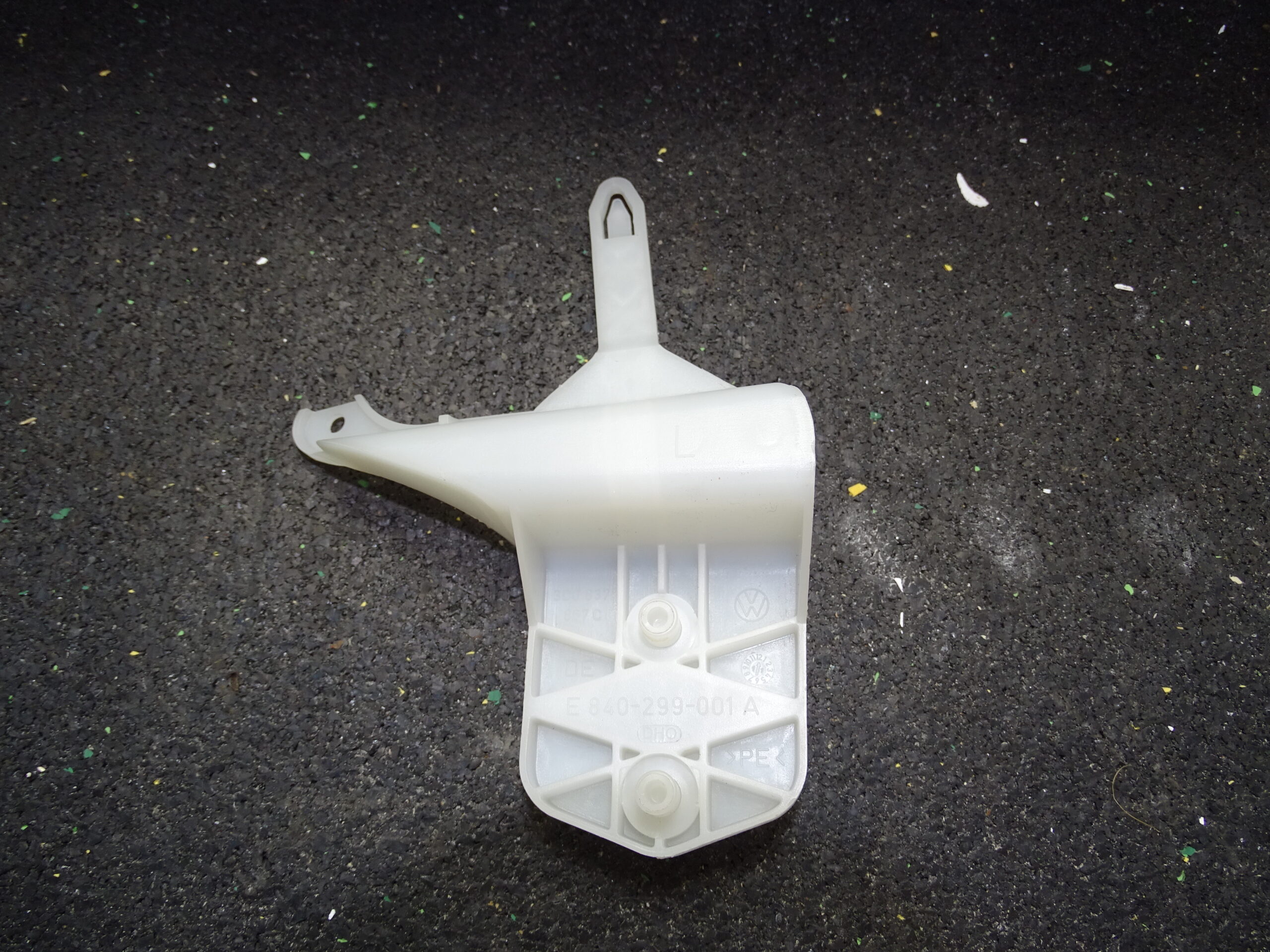 3D0837867C VW Caddy 2K MK3 Türschloss Haltebügel vorne links – Bild 3
